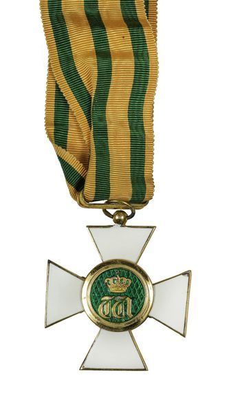 LUXEMBOURG ORDRE DE LA COURONNE DE CHÊNE, créé en 1841.
Croix de commandeur de M....