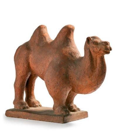 TRAVAIL 1940 Sculpture en terre cuite figurant un chameau
Monogrammée BR H: 31 cm...
