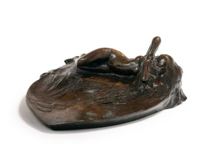 MAURICE-GUIRAUD RIVIERE (1881-1947) Vide-poches en bronze à patine brune
Signé «M.Guiraud...