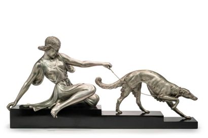 ARMAND GODARD (XIX-XXème) «Femme au lévrier»
Sculpture en bronze à patine argentée...