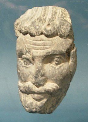 ART GRECO-BOUDDHIQUE DU GANDHARA (Ier - Vème siècle ap. J.C.) Visage d'homme. En...