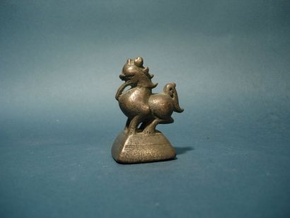 BIRMANIE - THAILANDE Poids à opium. En bronze. Birmanie. H : 7 cm