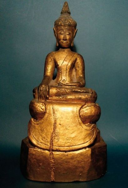 BIRMANIE - THAILANDE Bouddha en bois laqué et dorée. Royaume de Lanna, au nord de...
