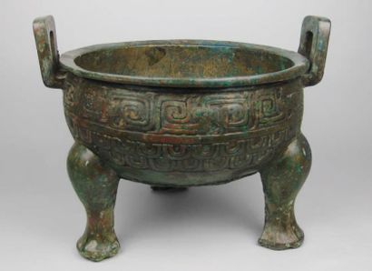 ZHOU (1100 - 256 av. J.C.) « Ding » Récipient servant à la cuisson des aliments,...