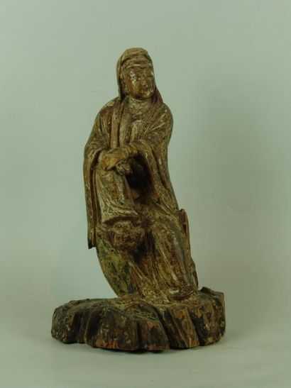 XIXe siècle Bodhisattva Guanyin assis en position de délassement. En bois sculpté....