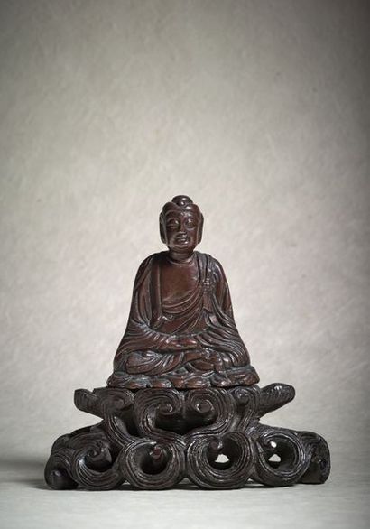 CHINE - Epoque MING (1368 - 1644), XVIIe siècle Statuette de bouddha en bronze à...