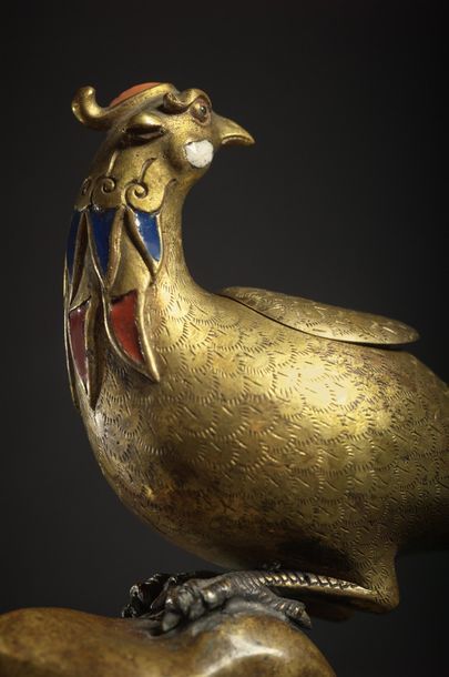 CHINE - Epoque QIANLONG (1736 - 1795) ● Perfume burner in bronze, gilded bronze and...