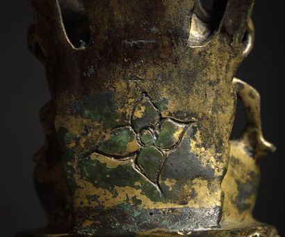 Probablement Xixia - XIIe/XIIIe siècle ● Statuette de Sadaskari en bronze doré assis...