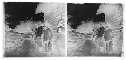 SHANGHAI, HANGZHOU, SUZHOU SHANGHAI, HANGZHOU, SUZHOU - 1920’s
Stereoscopic glass...