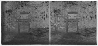 SHANGHAI, HANGZHOU, SUZHOU Suite of approximately 490 stereoscopic negatives, including...