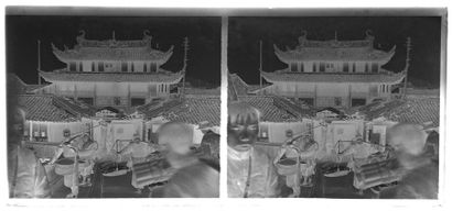 SHANGHAI, HANGZHOU, SUZHOU SHANGHAI, HANGZHOU, SUZHOU - 1920’s
Stereoscopic glass...