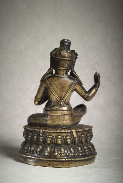 TIBET - XVIe/XVIIe siècle ● Statuette du yogi indien Virupa en laiton, assis sur...