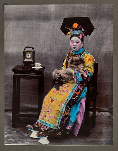 CHINE - Début XXe siècle ● Ensemble comprenant dix photographies sur papier albuminé,...