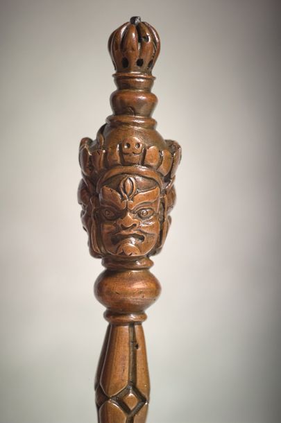 TIBET - XVIIIE/XIXE SIÈCLE Bronze Phurbu, the point decorated with makara heads,...