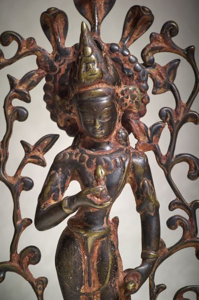 NEPAL ou TIBET DE L'OUEST - XIe/XIIe siècle ◆ Statuette de Vajrapani en laiton, debout...