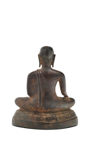 THAILANDE, Ayutthaya - XVIe/XVIIe siècle Statuette de bouddha Sakyamuni en bronze,...