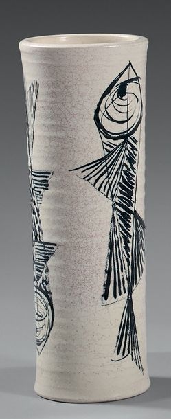 FERNAND LACAF (1920-1991) 
Vase rouleau
Faïence émaillée, à décor de poissons, en...
