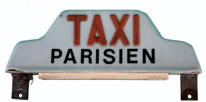 null LUMINEUX DE TAXI PARISIEN
Matière plastique, portant l'inscription en lettres...