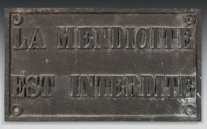null PLAQUE PROHIBITING THE MENDICITY INNER OF THE CENTRAL HALLS OF PARIS
Fonte,...