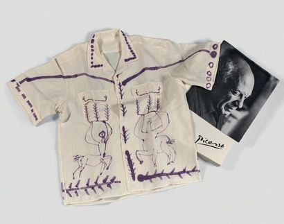 D'aprés Pablo Picasso (1881-1973) 
Chemise
Dessinée par le peintre en 1955 et reproduite...