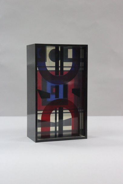 NICOLAS SCHÖFFER (1912-1992) 
Cassetra
Caissette en plexiglass noir, avec deux plaques...