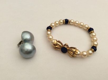 null BRACELET Perles de culture, perles de lapis lazuli, fermoir en or jaune 18K...