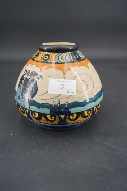 null Jim SEVELLEC ( 1897 - 1971) MANUFACTURE HENRIOT à QUIMPER. Vase sphérique en...