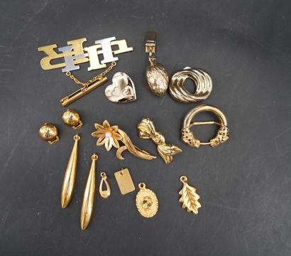 null Fort lot de bijoux vintage ornés de strass : colliers, boucles d'oreilles, boutons...