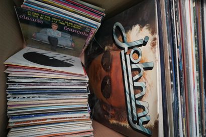 null Réunion de disques vinyles 33T et 45T, dont Johnny Hallyday