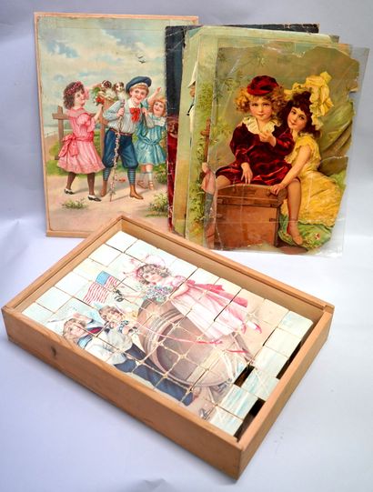 null SET OF CUBES FOR CHILDREN

Boiled cardboard cubes decorated with chromolithographs,...