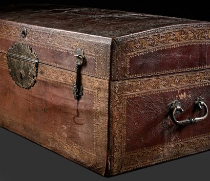  ATTRIBUTED TO ANTOINE LANSON 
ROYAL TRAVEL AND WARDROBE BOX OF THE CLOTHES THAT...