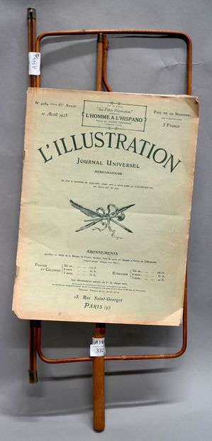 null 巴黎咖啡馆手工杂志架

长方形弯曲的木头，有一个用于阅读的手柄。其中包括一本1925年的《L'Illustration》杂志。

c. 1920.

75.5...