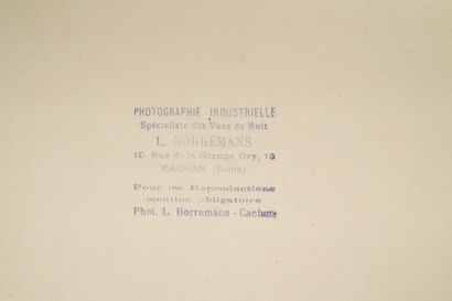 null BORREMANS

协和广场，晚上

该时期的银质印刷品。背面有摄影师的印章。

39,5 x 56 厘米。