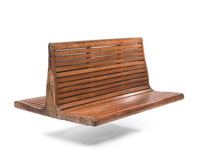 null DOUBLE BENCH BACK TO BACK RAILROAD CAR

Wooden slats, the back flared.

Early...