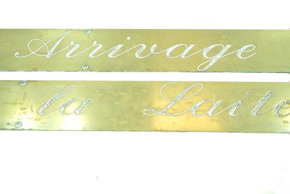 null TWO NAMEPLATES OF THE RESTAURANT "L'ASSIETTE AU BEURRE".

Brass, rectangular...