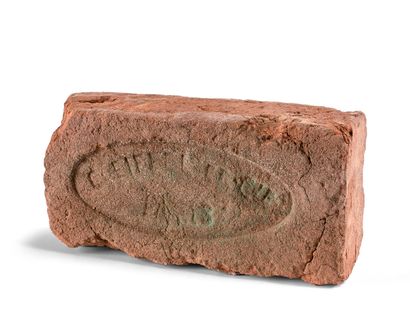 null 古斯塔夫-埃菲尔和公司

砖块

带有铭文的长方形陶土砖

在一个椭圆形的 "G.EIFFEL et Cie - PARIS"。

19世纪末。

7...