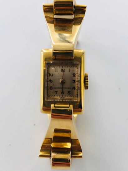 null Ladies' wristwatch in 18-carat gold (750 thousandths), rectangular case, cream...