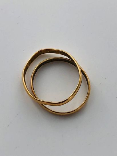 null Two gold wedding rings. Weight: 3.4 g.