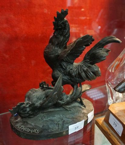 null P.THOMAS, 2 fighting cocks, bronze sculpture signed.