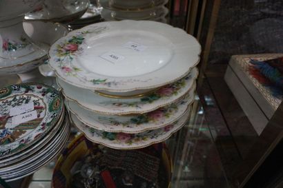 null Porcelain table service part from Limoges marked "Porcelaine LONDE verrerie"...