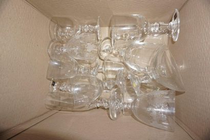 null Parts of glass services: champagne glasses with engraved decoration of trimmings,...