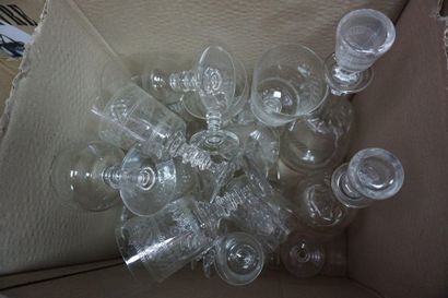 null Crystal glass service parts engraved with geometrical rinceaux comprising 2...