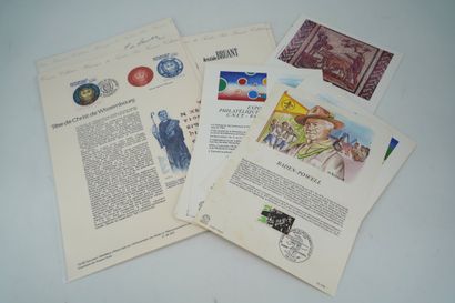 null Réunion de documents philatéliques dont timbres sur cartes explicatives et ...