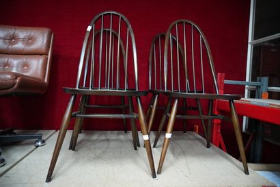 null Réunion de quatre chaises en bois teinté, marquées au dos en creux "BS JD 1960...