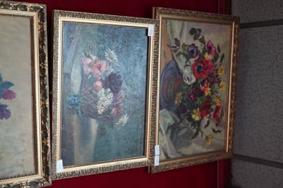 null Lot comprenant : J.TECLER, Bouquet de fleurs, huile sur toile, signée en bas...