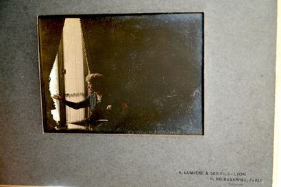 null Quatre photographies sur verre A. LUMIERE FILS à Lyon R. DECHAVANNES Paris ;...