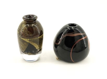 null 两个玻璃厂的会议 .FRANÇOIS LE LONQUER (1945 - 1991)
SOLIFLORE花瓶 饰有金色亮片，日期为1983年。
H :...