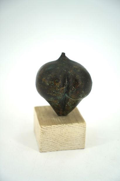 GÉRARD CYNE (1923-2006) Female nude
Bronze, on a painted wooden base.
12 x 6 x 6...