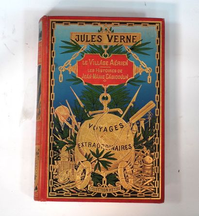 Jules VERNE 
- 空中村庄。- 让-马里-卡比杜林的故事。巴黎，Hetzel收藏馆，s. d.[1901].红色纸板上有多色装饰，镀金边缘。

第一版大八开；第一次装订。ROUX的插图，包括12张彩图和一张地图。

书脊略有褪色。(Jauzac,...