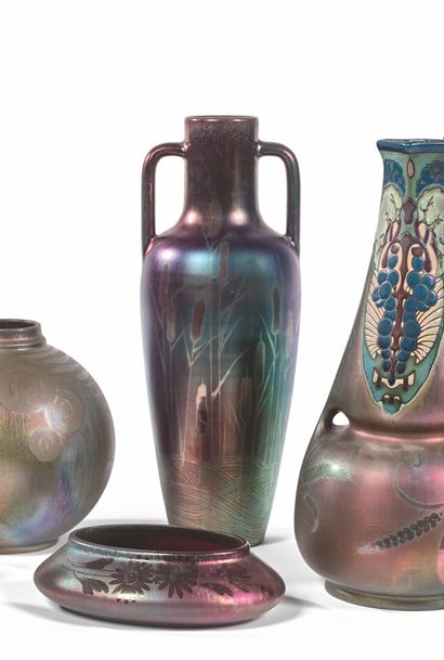 Delphin MASSIER (1836-1907) VASE "AMPHORE"
Glazed earthenware, with iridescent glaze...